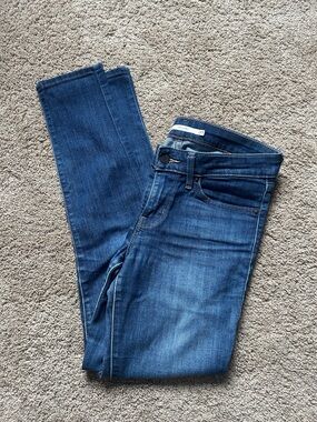 Levi's 711 Skinny Jeans in Dark Blue